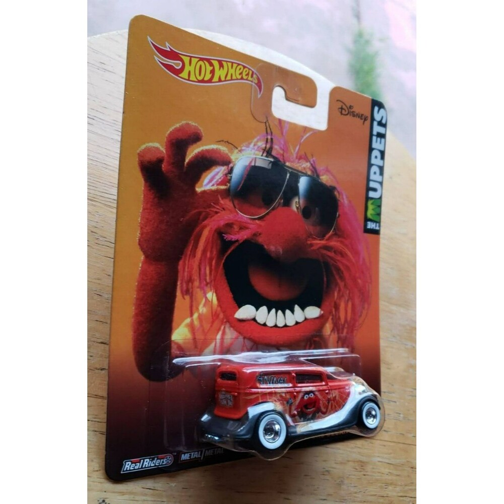 2014 Hot Wheels Pop Culture: The Muppets '34 FORD SEDAN DELIVERY Red/Black 1:64 - Picture 6 of 16